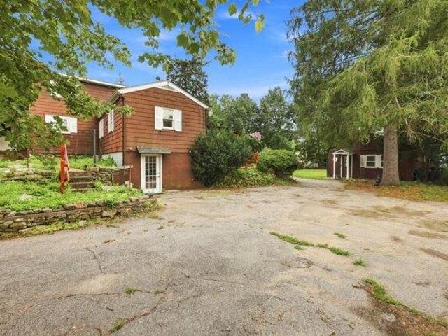 House for sale in North Oxford, Massachusetts