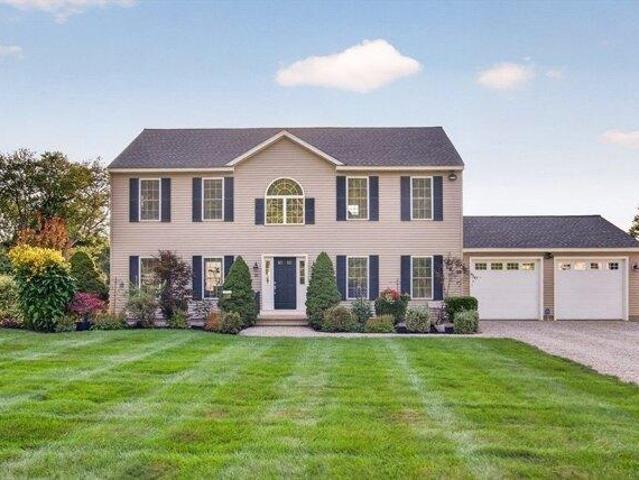 House for sale in North Oxford, Massachusetts
