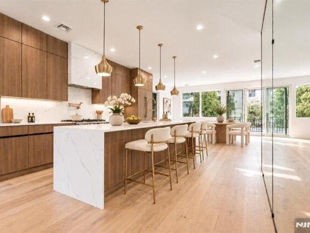 House for sale in Palisades Park, New Jersey