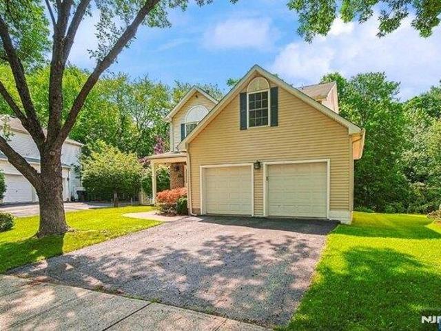 House for sale in Paramus, New Jersey