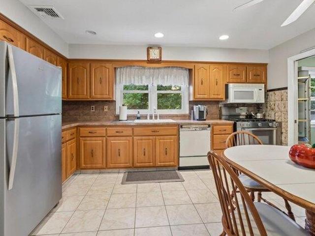 House for sale in Paramus, New Jersey