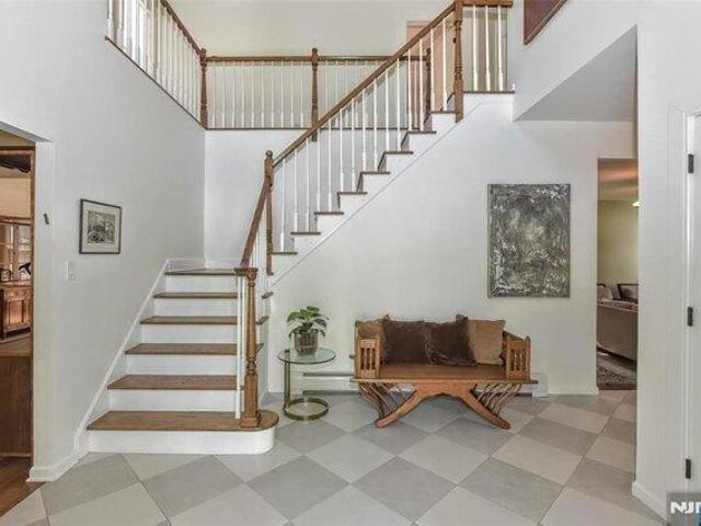 House for sale in Paramus, New Jersey