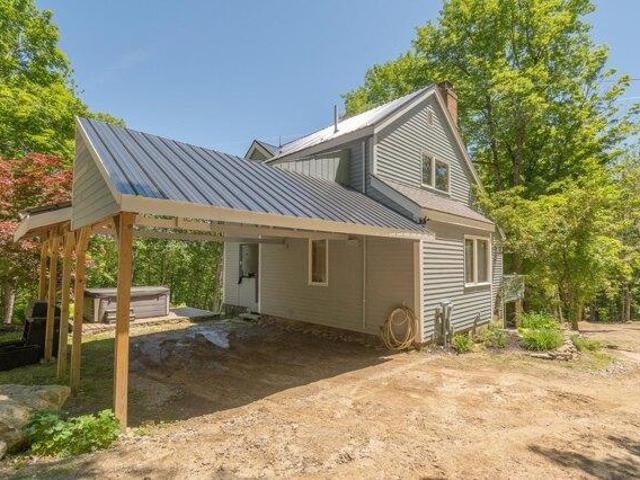 House for sale in Paris, Maine