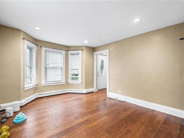 House for sale in Fairlawn, Pawtucket