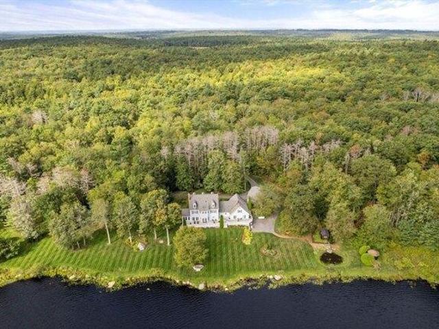 House for sale in Petersham, Massachusetts