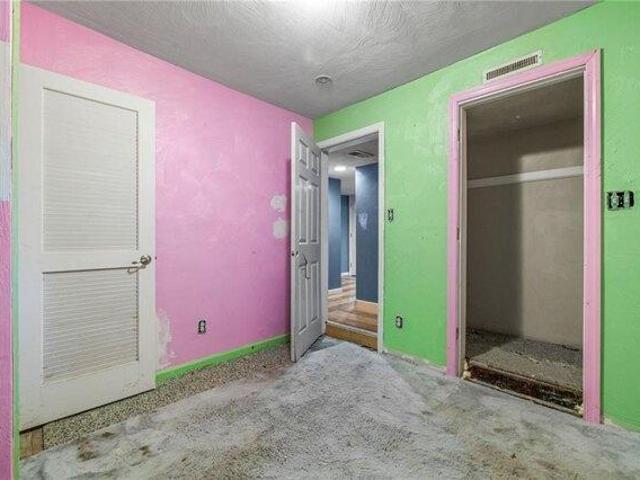 House for sale in Pittsburg, Pennsylvania