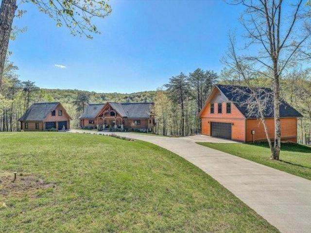 House for sale in Pittsville