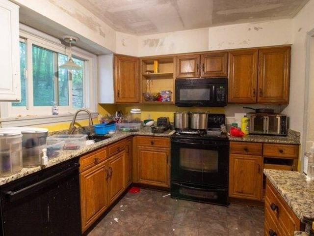 House for sale in Central Village, Plainfield