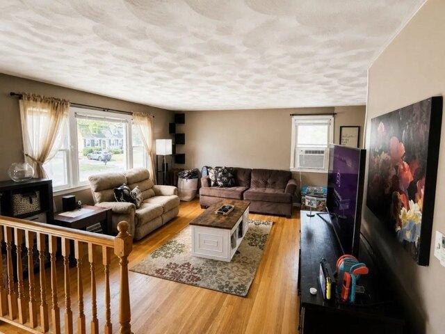 House for sale in Shepardville, Plainville