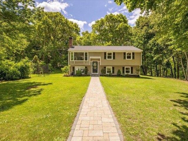 House for sale in Manomet, Massachusetts