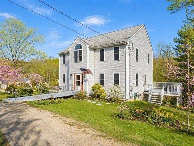 House for sale in Manomet, Massachusetts
