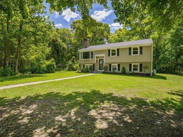 House for sale in Manomet, Massachusetts