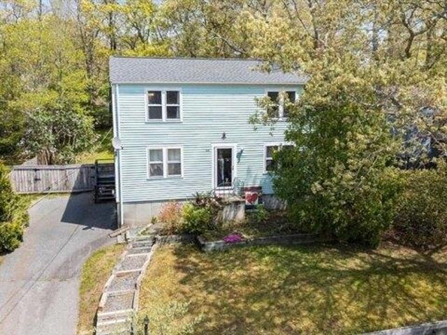 House for sale in Manomet, Massachusetts