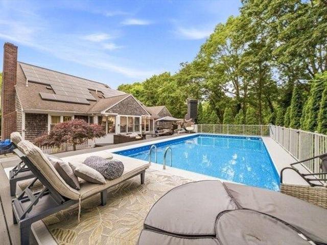 House for sale in Manomet, Massachusetts
