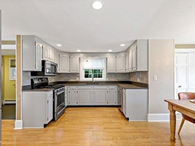 House for sale in Manomet, Massachusetts