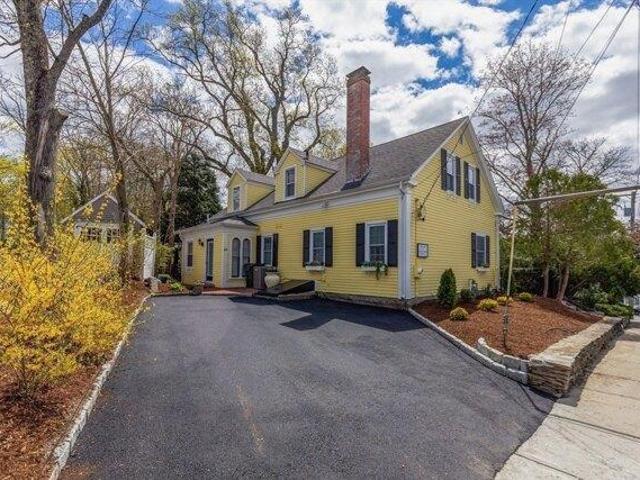 House for sale in Manomet, Massachusetts