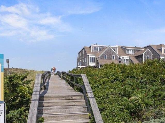House for sale in Manomet, Massachusetts