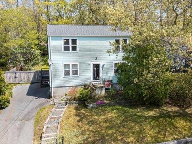 House for sale in Manomet, Massachusetts