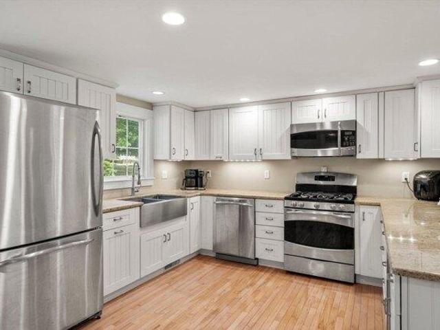 House for sale in Manomet, Massachusetts