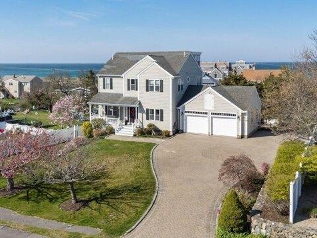 House for sale in Manomet, Massachusetts
