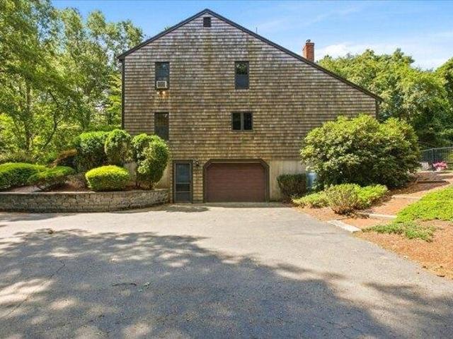 House for sale in Manomet, Massachusetts
