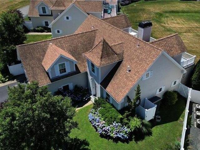 House for sale in Portsmouth, Rhode Island