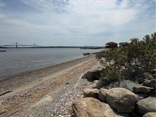 House for sale in Portsmouth, Rhode Island