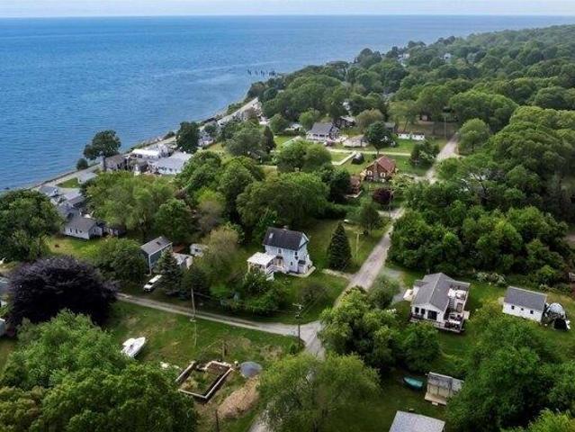 House for sale in Portsmouth, Rhode Island