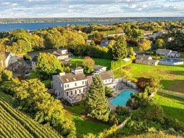 House for sale in Portsmouth, Rhode Island