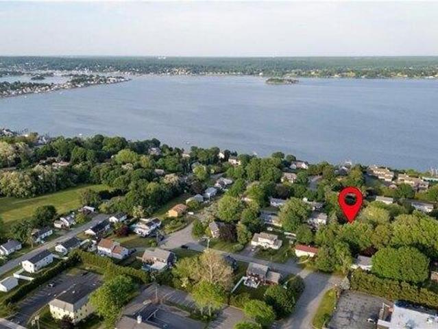 House for sale in Portsmouth, Rhode Island