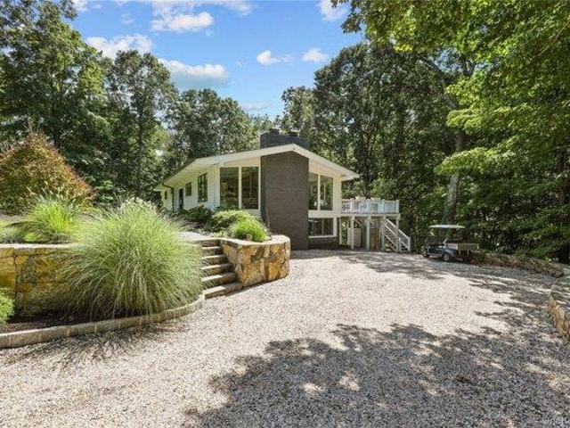 House for sale in Pound Ridge, New York