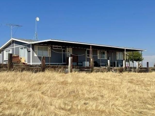 House for sale in Raymond