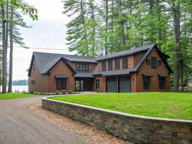 House for sale in Raymond, Maine