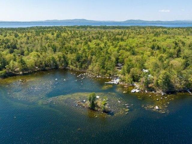 House for sale in Raymond, Maine