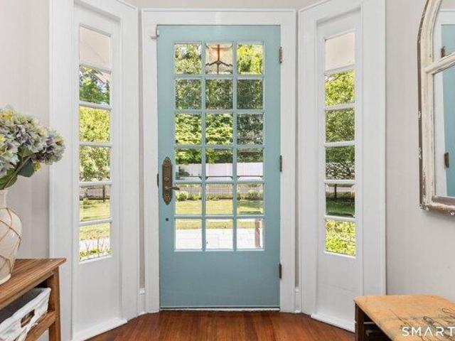 House for sale in Boston, Redding
