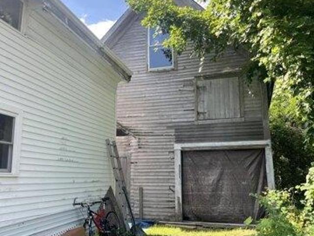 House for sale in Richmond, Maine