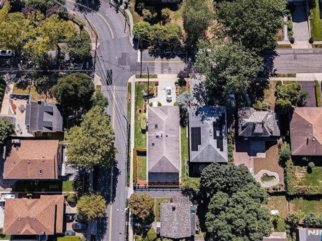 House for sale in Ridgefield, New Jersey