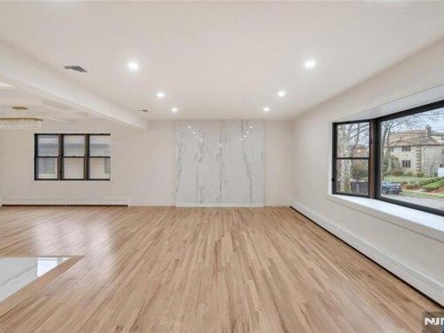 House for sale in Ridgefield, New Jersey