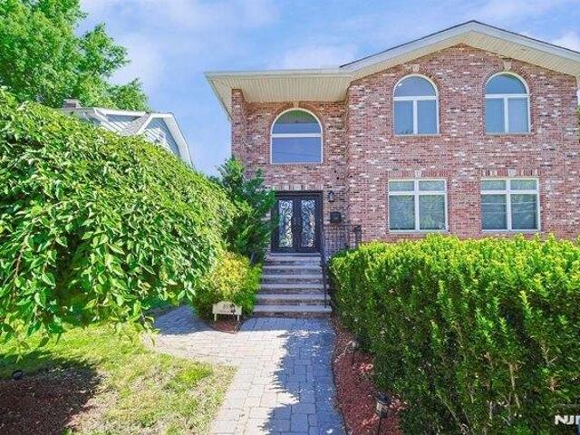 House for sale in Ridgefield, New Jersey