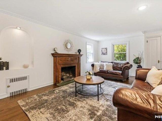 House for sale in River Edge, New Jersey