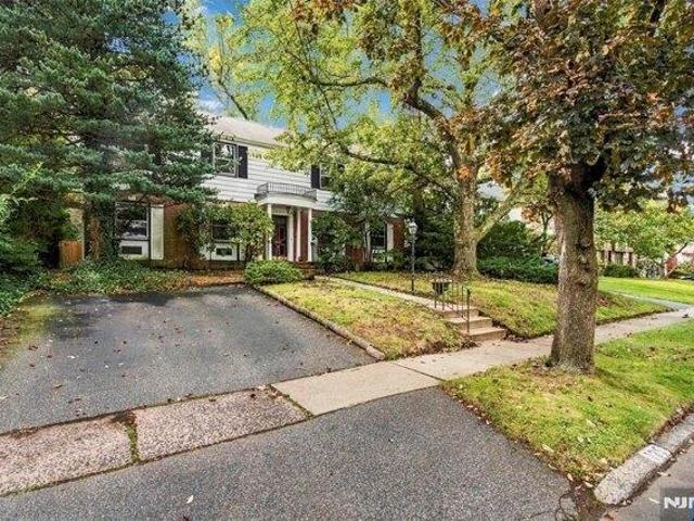 House for sale in Cherry Hill, River Edge