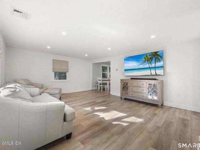 House for sale in Mianus, Greenwich