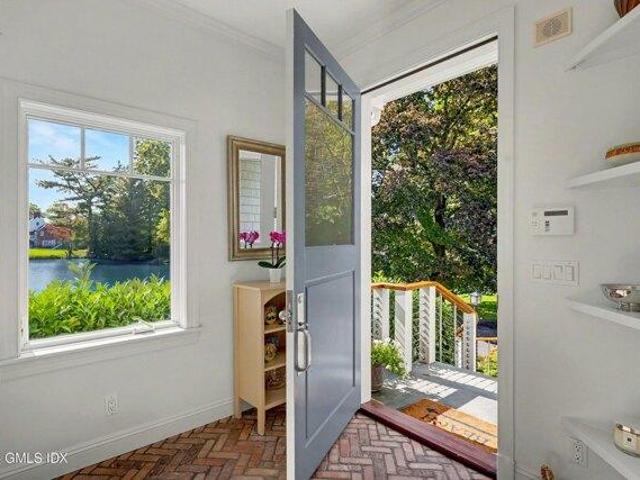 House for sale in Old Greenwich, Greenwich