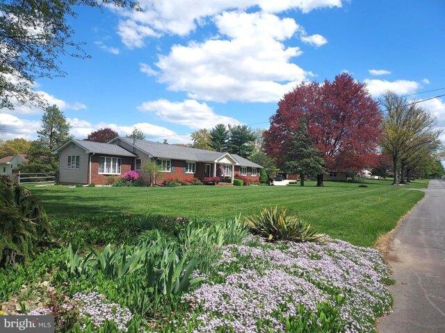 House for sale in Windsor, New Jersey