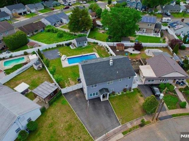 House for sale in Rochelle Park, New Jersey