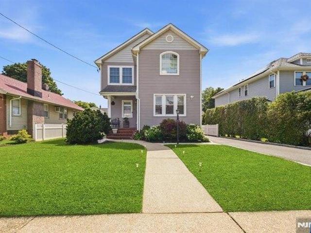 House for sale in Rochelle Park, New Jersey