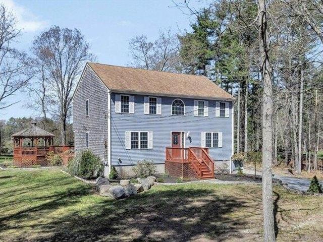 House for sale in Rochester, Massachusetts