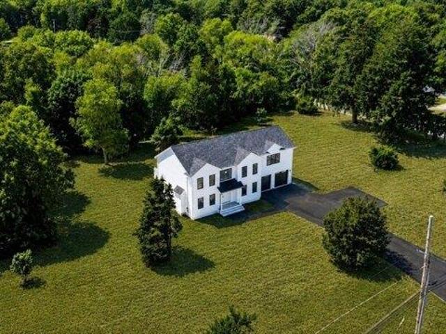 House for sale in Rochester, Massachusetts