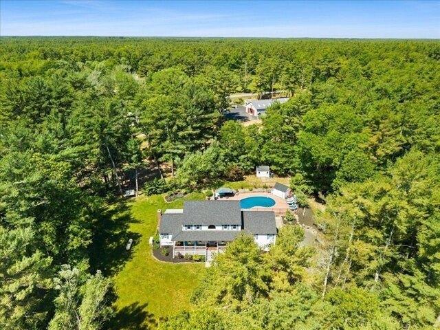 House for sale in Rochester, Massachusetts