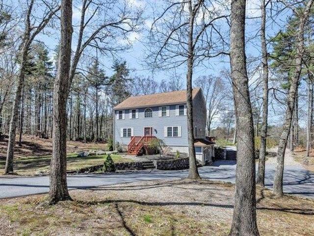 House for sale in Rochester, Massachusetts